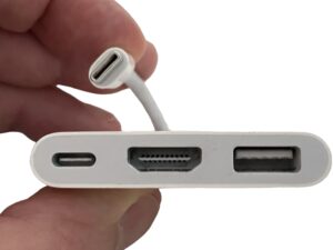 Adapter USB-C auf HDMI, USB-A und USB-C